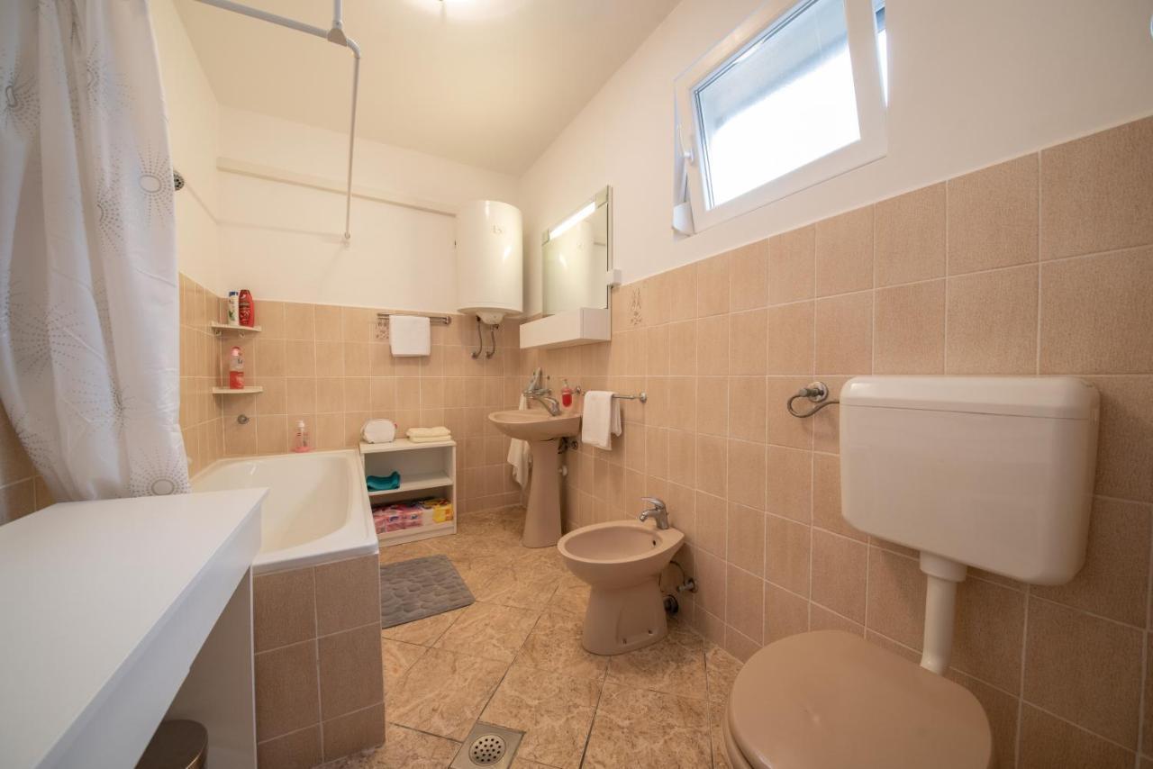 Apartman Bozica Vir Exterior foto